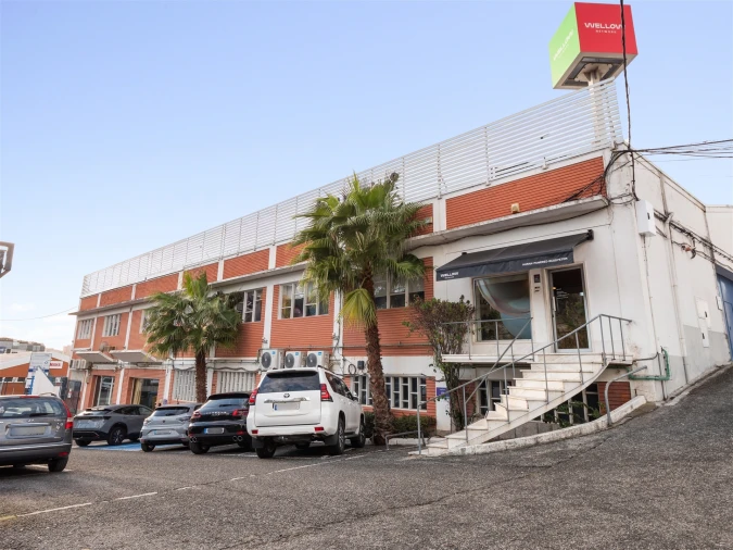 Armazém para Arrendamento em Carnaxide e Queijas Foto 4