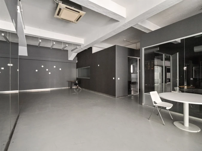 Armazém para Arrendamento em Carnaxide e Queijas Foto 13