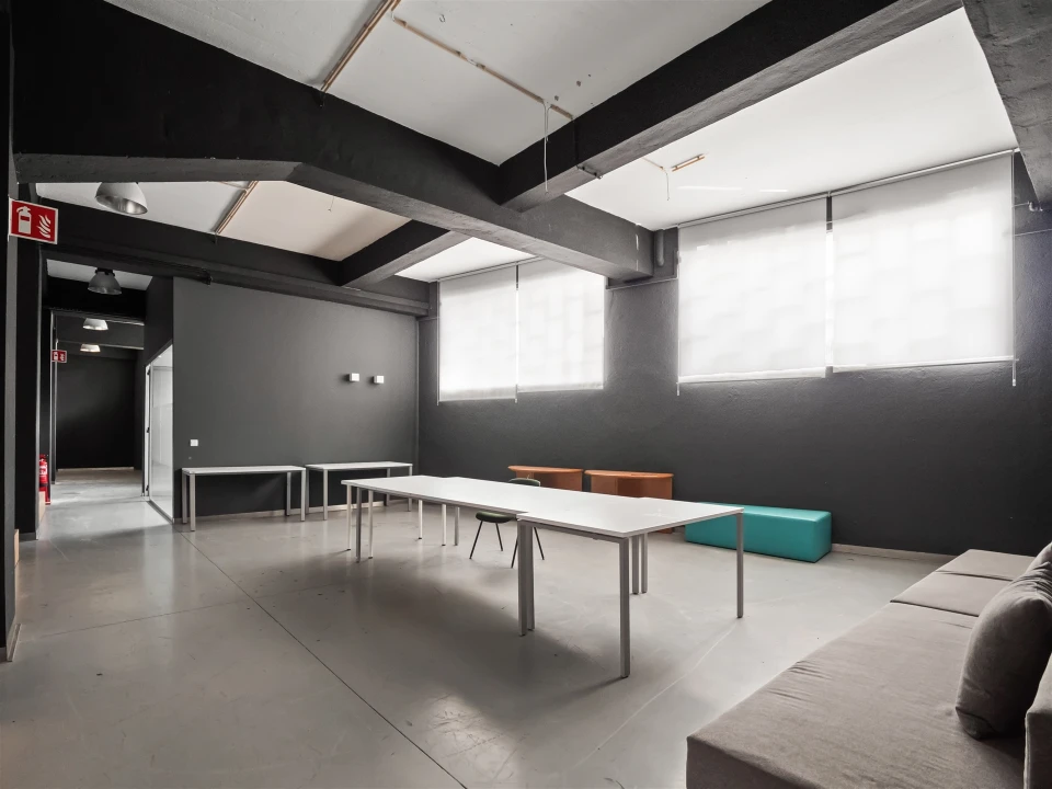 Armazém para Arrendamento em Carnaxide e Queijas Foto 7