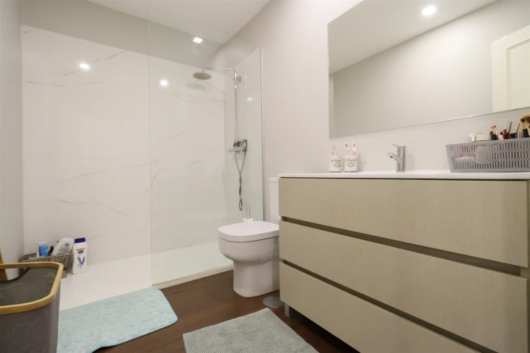 Apartamento T3 para Venda em Vila Nova de Famalicão e Calendário Foto 14