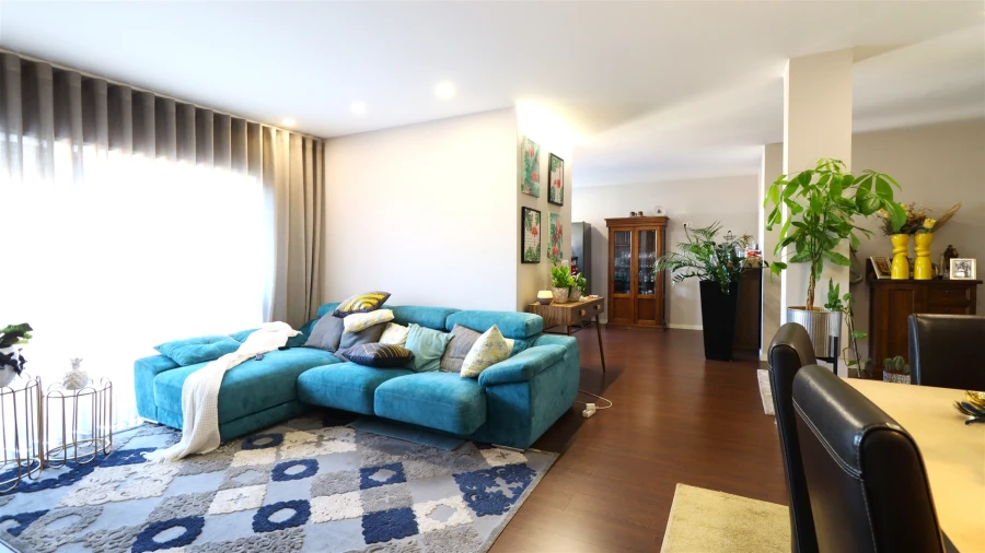 Apartamento T3 para Venda em Vila Nova de Famalicão e Calendário Foto 1