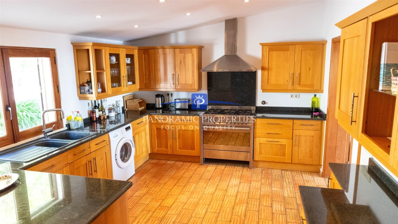 Moradia T4 para Venda em Monchique Foto 6