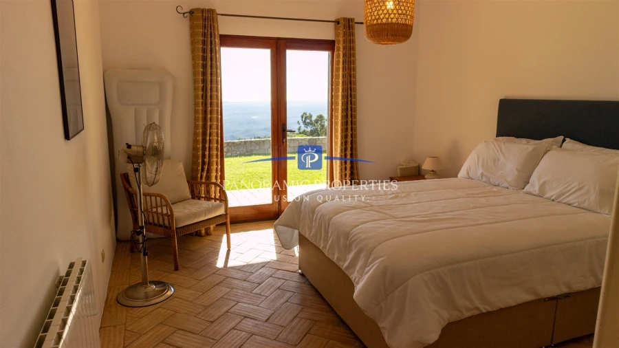 Moradia T4 para Venda em Monchique Foto 12