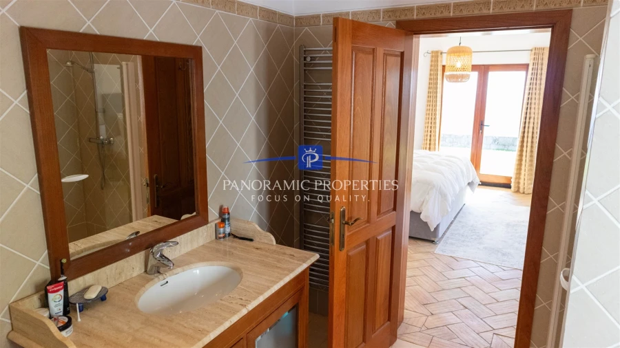 Moradia T4 para Venda em Monchique Foto 9