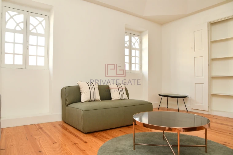 Apartamento T2 para Venda em Cedofeita, Santo Ildefonso, Sé, Miragaia, São Nicolau e Vitória Foto 2