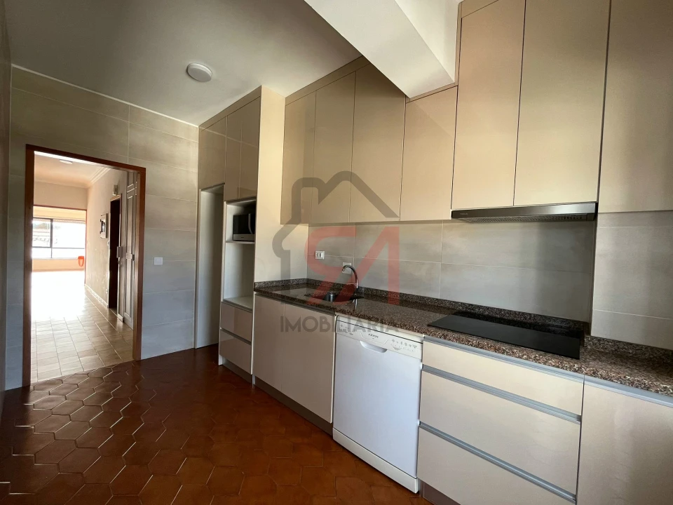 Apartamento T2 para Venda em Paços de Ferreira Foto 10
