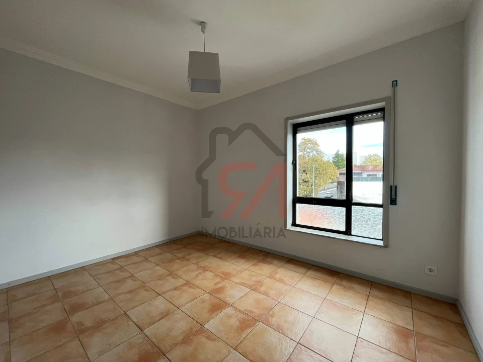 Apartamento T2 para Venda em Paços de Ferreira Foto 15