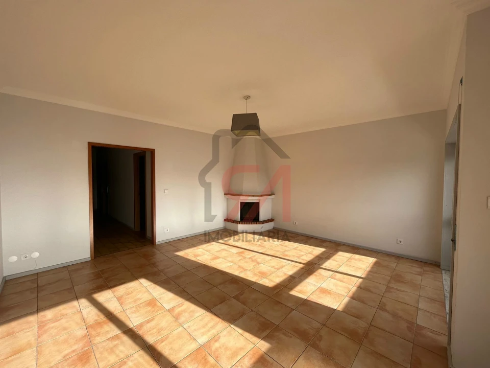 Apartamento T2 para Venda em Paços de Ferreira Foto 3