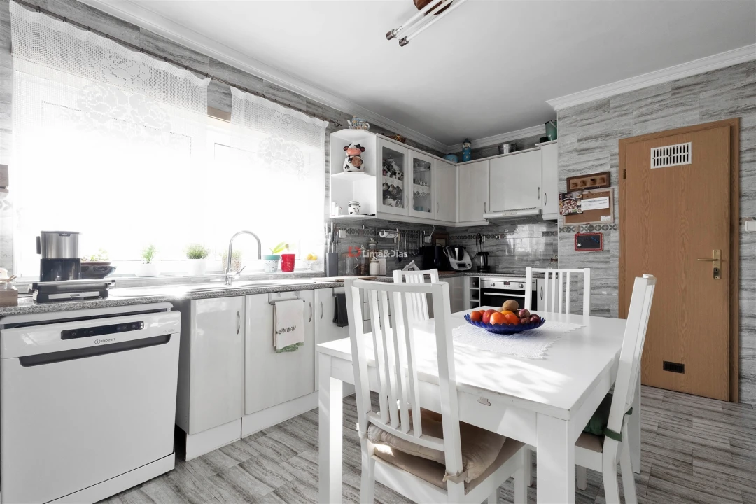 Apartamento T3 para Venda em Paredes Foto 3