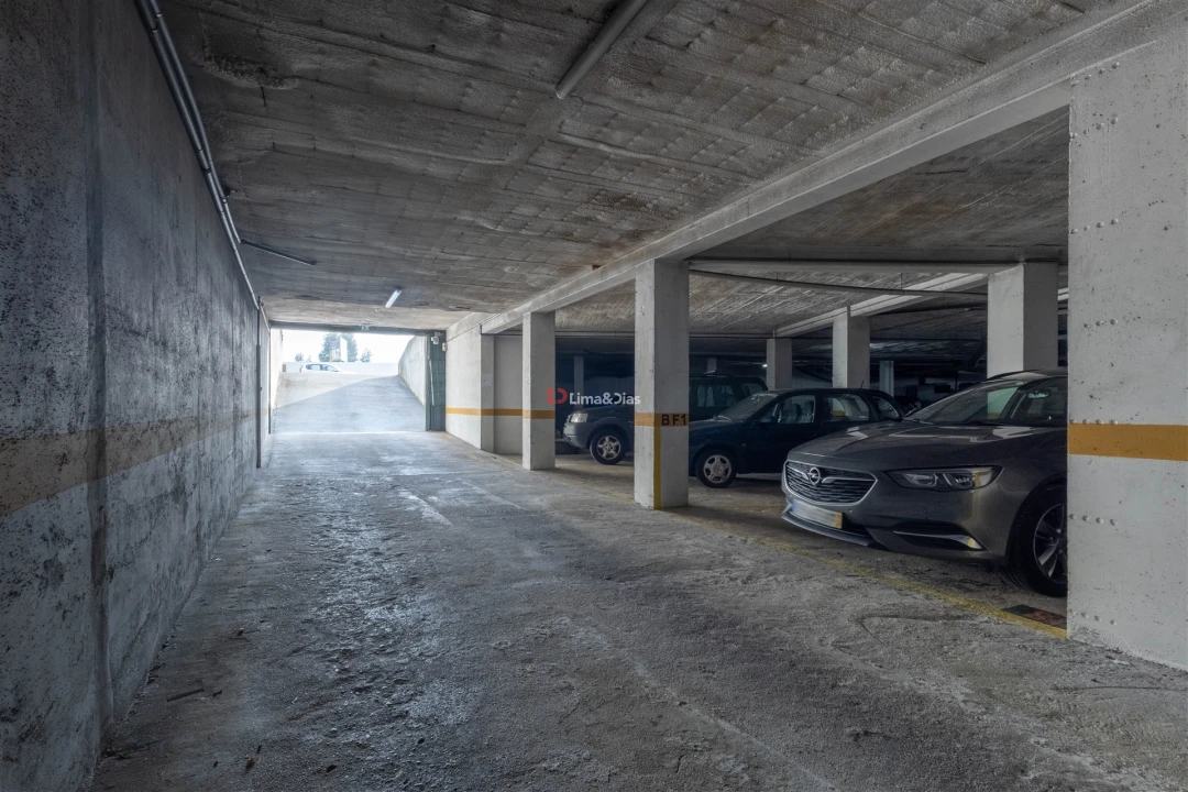 Apartamento T3 para Venda em Paredes Foto 25