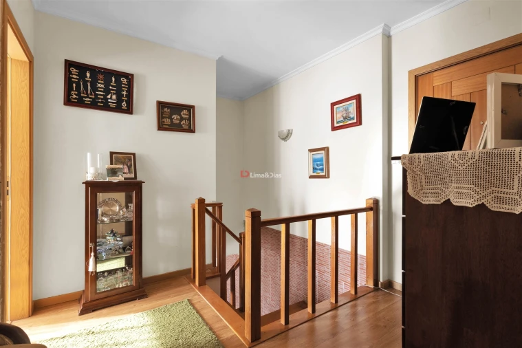 Apartamento T3 para Venda em Paredes Foto 4