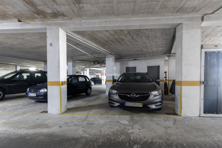 Apartamento T3 para Venda em Paredes Foto 24