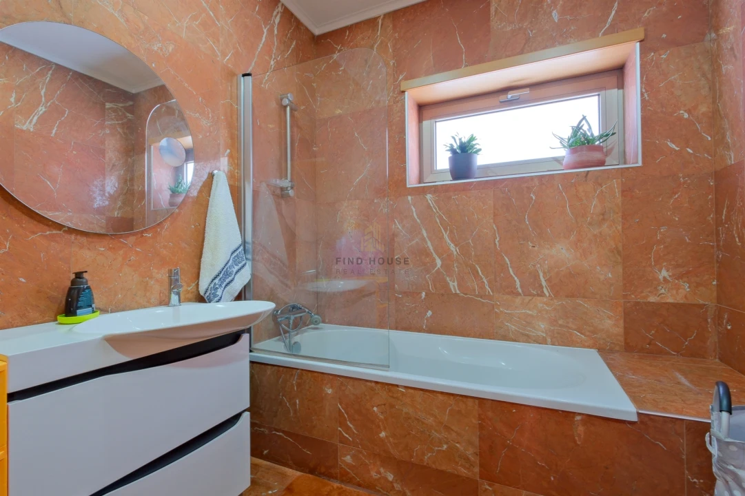 Moradia T5 para Venda em Quintiães e Aguiar Foto 13