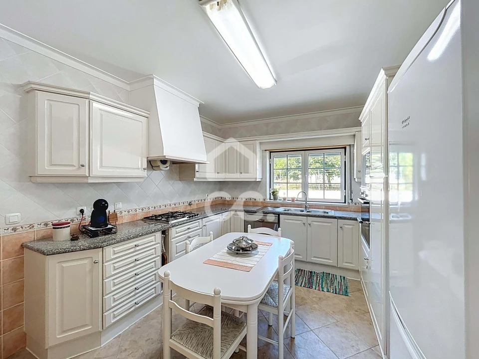 Moradia T4 para Venda em Caldas da Rainha - Santo Onofre e Serra do Bouro Foto 11