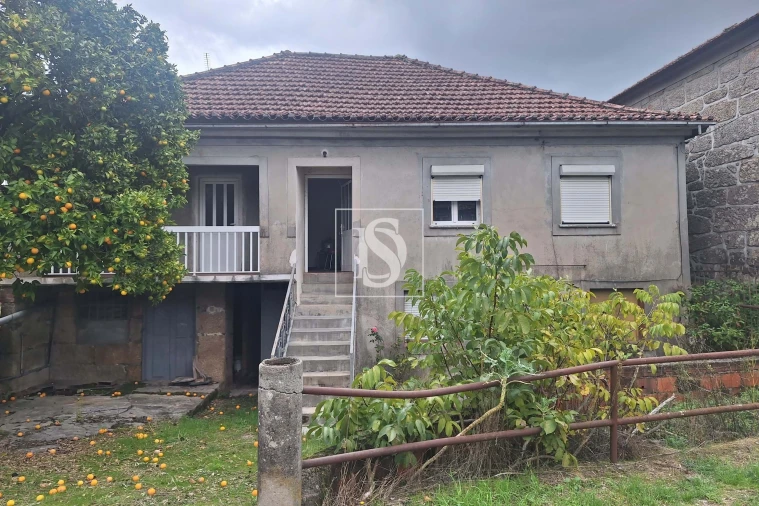 Moradia T3 para Venda em Santiago de Besteiros