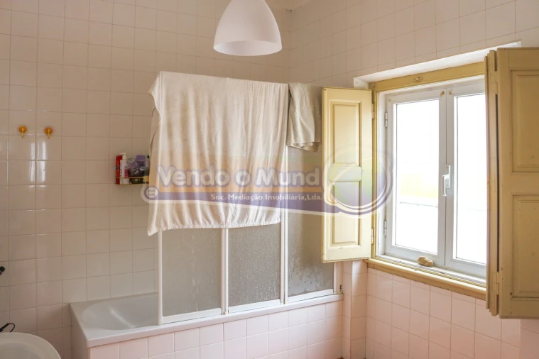 Moradia T2 para Venda em Mora Foto 12