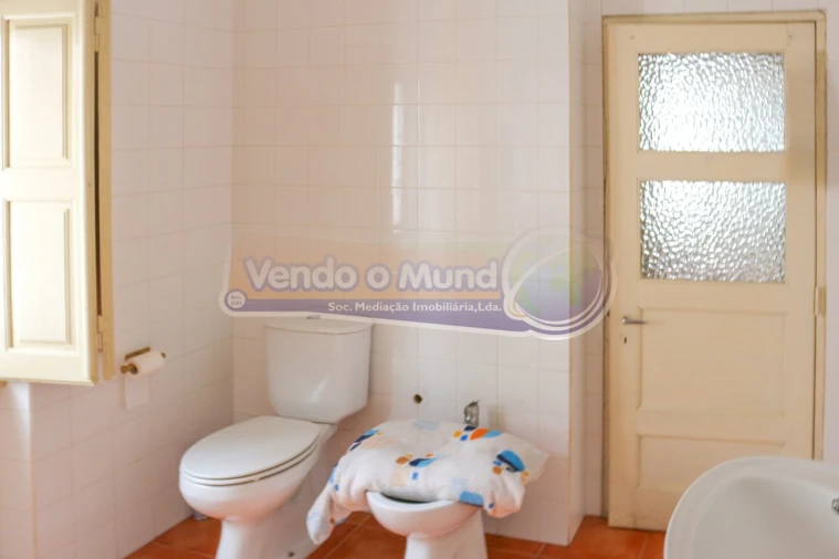 Moradia T2 para Venda em Mora Foto 13