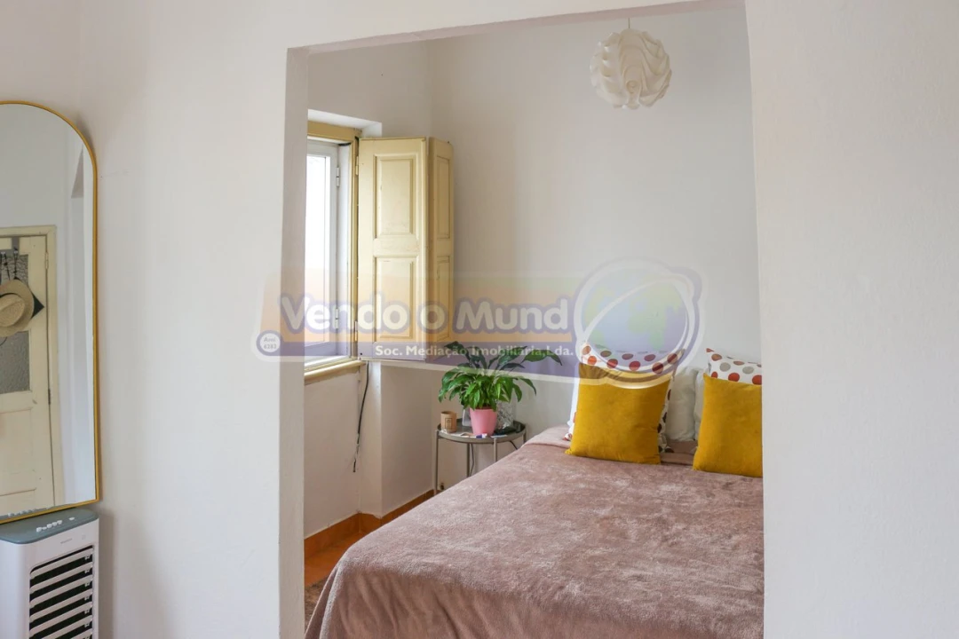 Moradia T2 para Venda em Mora Foto 11