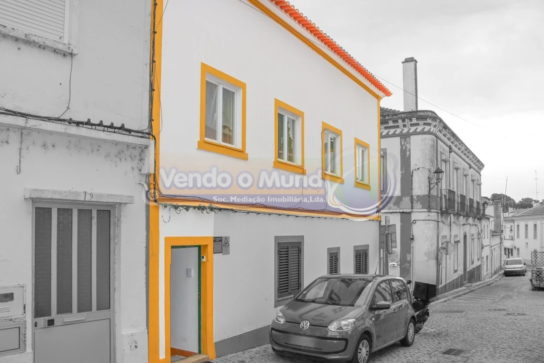 Moradia T2 para Venda em Mora Foto 2