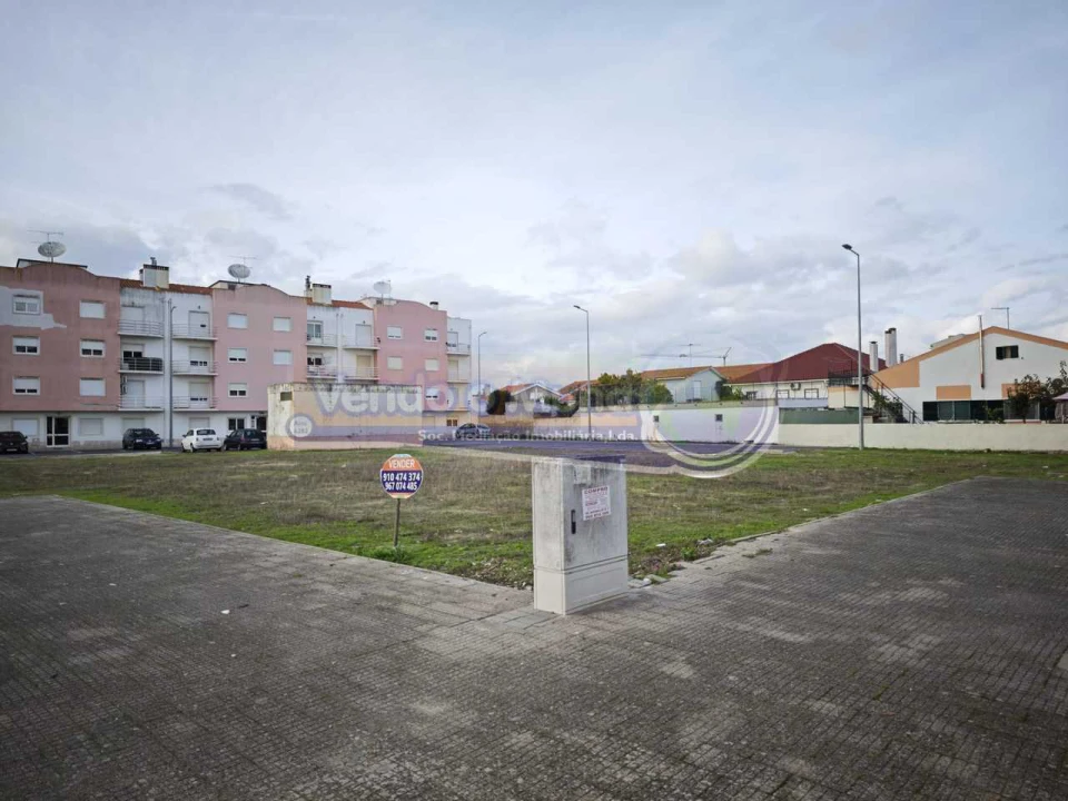 Terreno para Venda em Samora Correia Foto 1