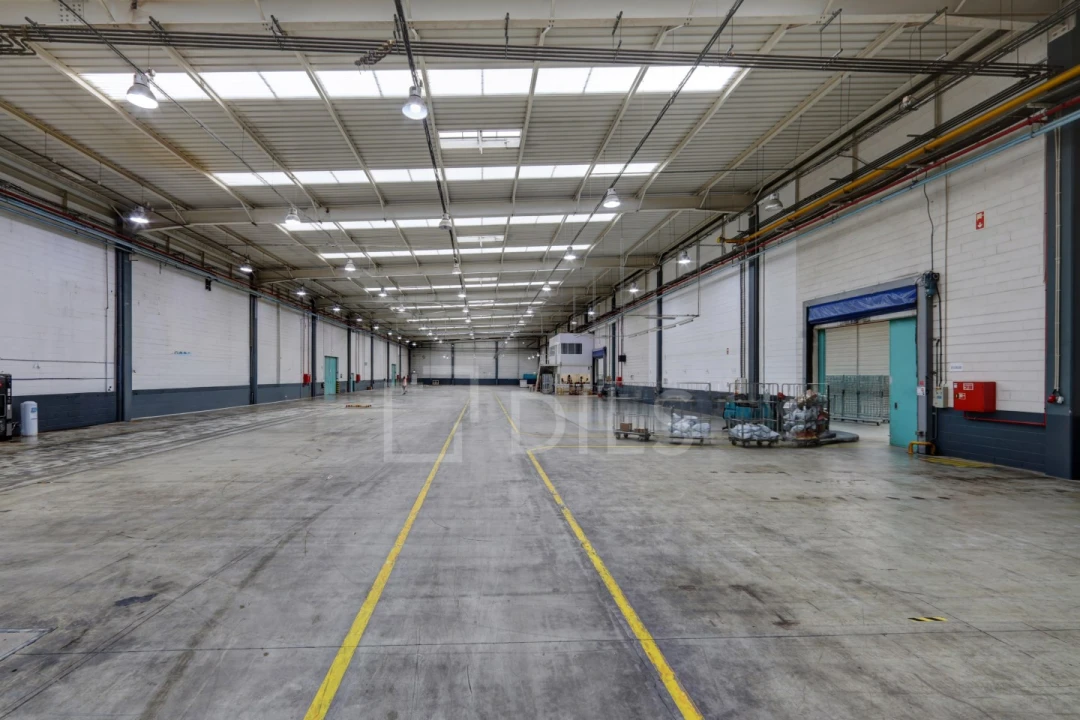 Armazém para Arrendamento em Rio de Mouro Foto 3