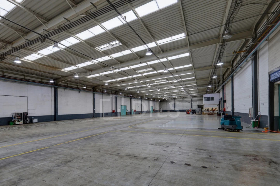 Armazém para Arrendamento em Rio de Mouro Foto 4