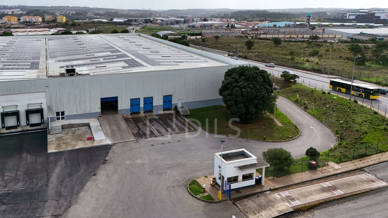 Armazém para Arrendamento em Rio de Mouro Foto 19