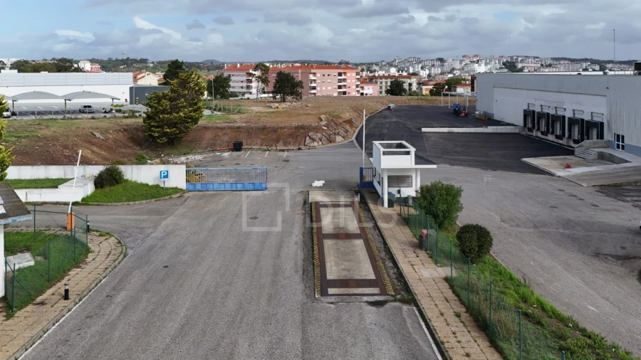 Armazém para Arrendamento em Rio de Mouro Foto 2