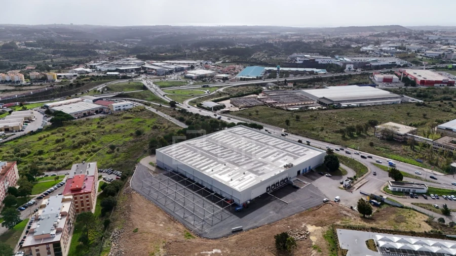 Armazém para Arrendamento em Rio de Mouro Foto 5