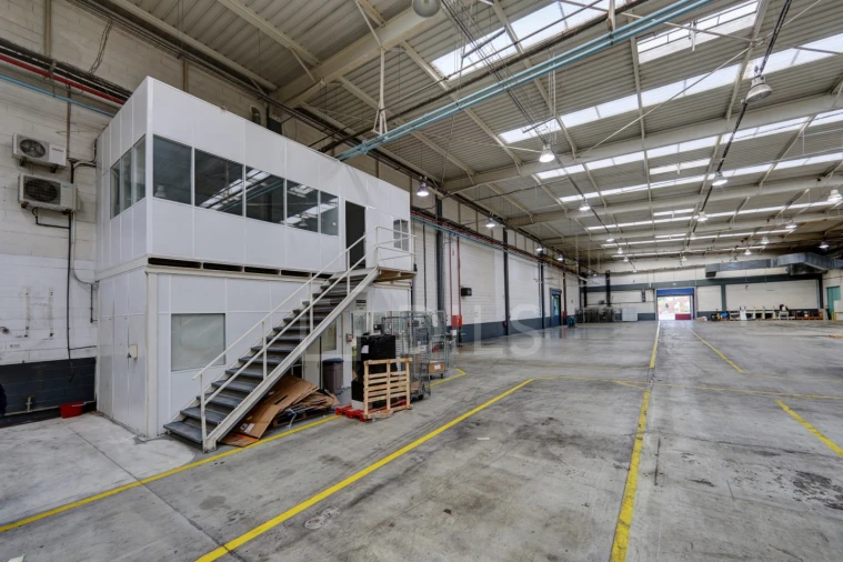 Armazém para Arrendamento em Rio de Mouro Foto 14