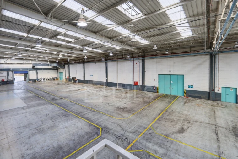 Armazém para Arrendamento em Rio de Mouro Foto 15