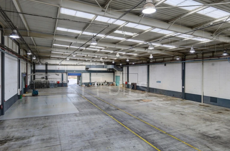 Armazém para Arrendamento em Rio de Mouro Foto 16