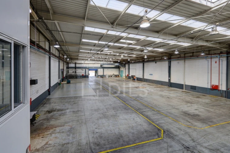 Armazém para Arrendamento em Rio de Mouro Foto 17