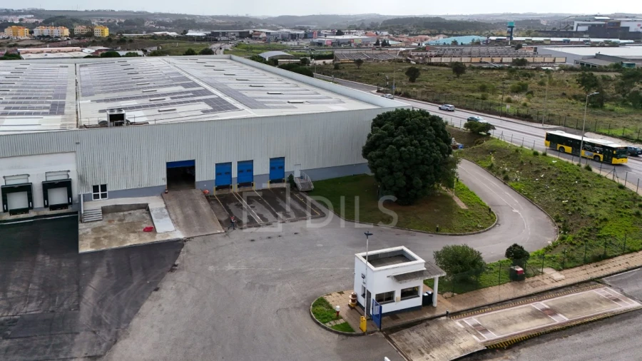 Armazém para Arrendamento em Rio de Mouro Foto 24