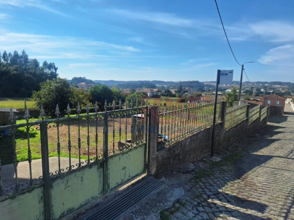 Terreno para Venda em Retorta e Tougues Foto 12