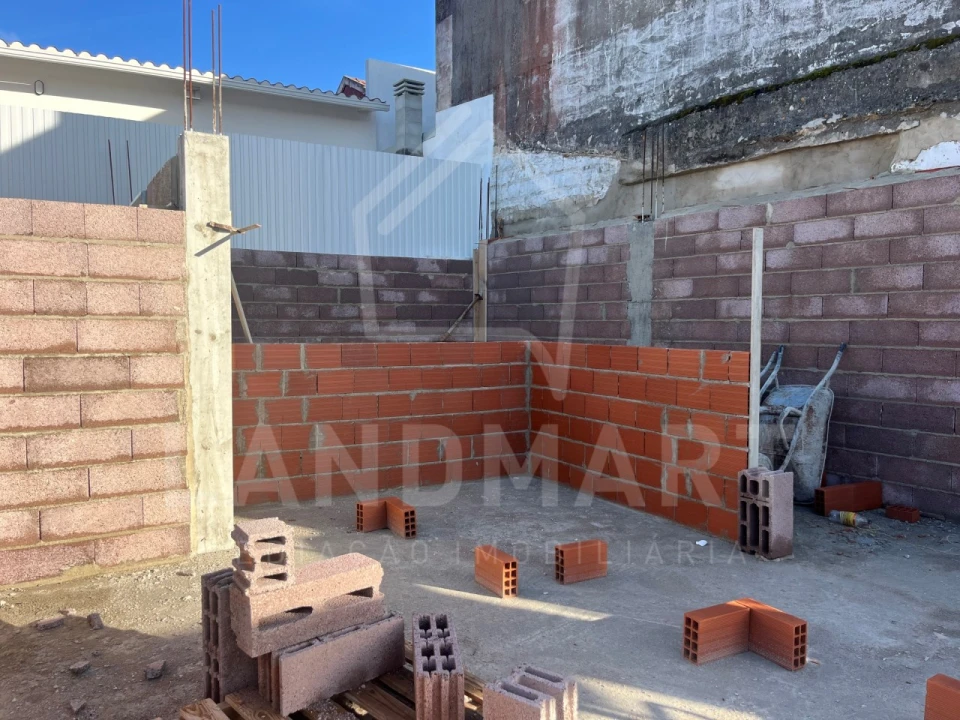 Moradia T2 para Venda em Turquel Foto 4