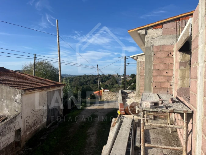 Moradia T2 para Venda em Turquel Foto 7