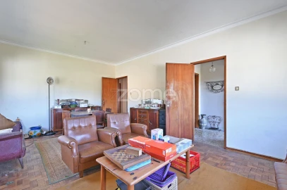Moradia T2 para Venda em Sandim, Olival, Lever e Crestuma