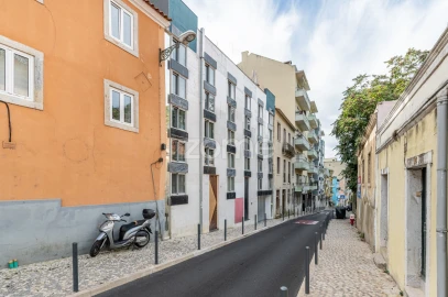 Moradia T4 para Venda em Campo de Ourique