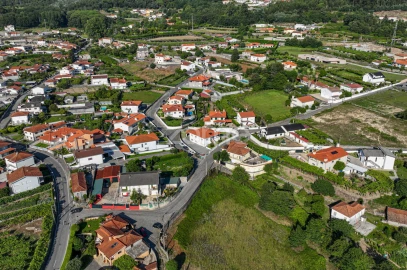 Moradia T5 para Venda em Santo Tirso, Couto (Santa Cristina e São Miguel) e Burgães
