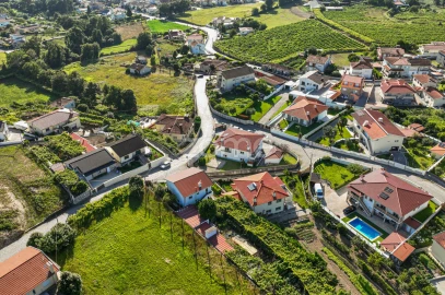 Moradia T5 para Venda em Santo Tirso, Couto (Santa Cristina e São Miguel) e Burgães