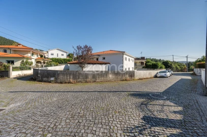 Moradia T5 para Venda em Santo Tirso, Couto (Santa Cristina e São Miguel) e Burgães