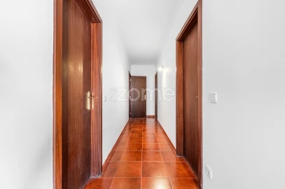 Moradia T5 para Venda em Santo Tirso, Couto (Santa Cristina e São Miguel) e Burgães