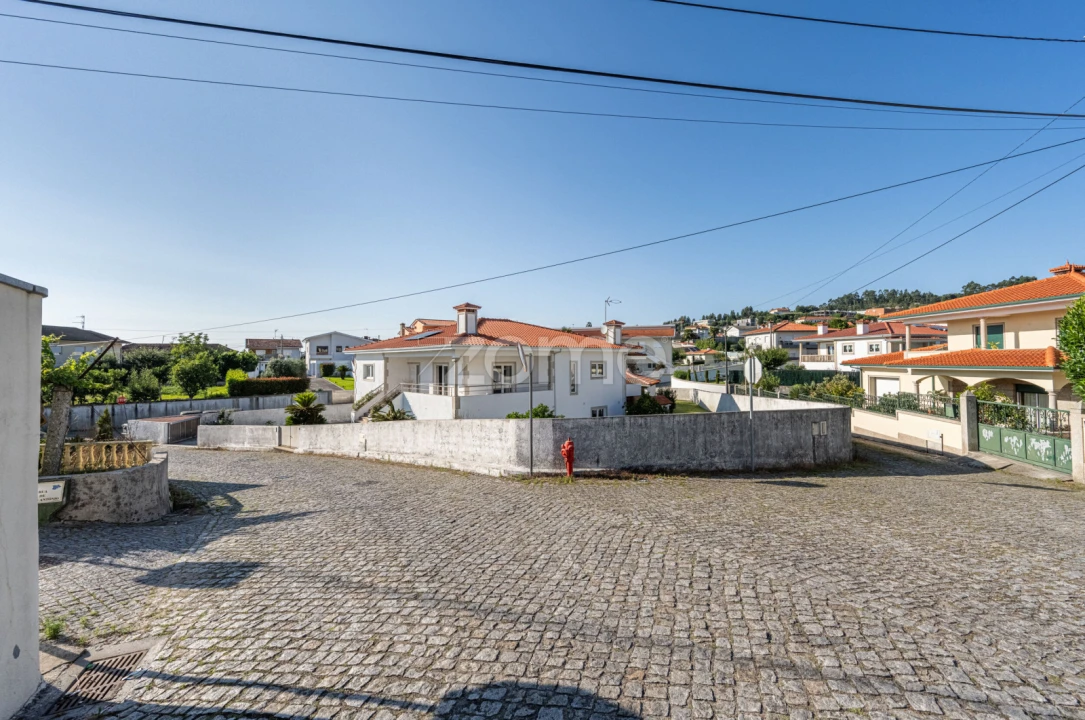 Moradia T5 para Venda em Santo Tirso, Couto (Santa Cristina e São Miguel) e Burgães Foto 5