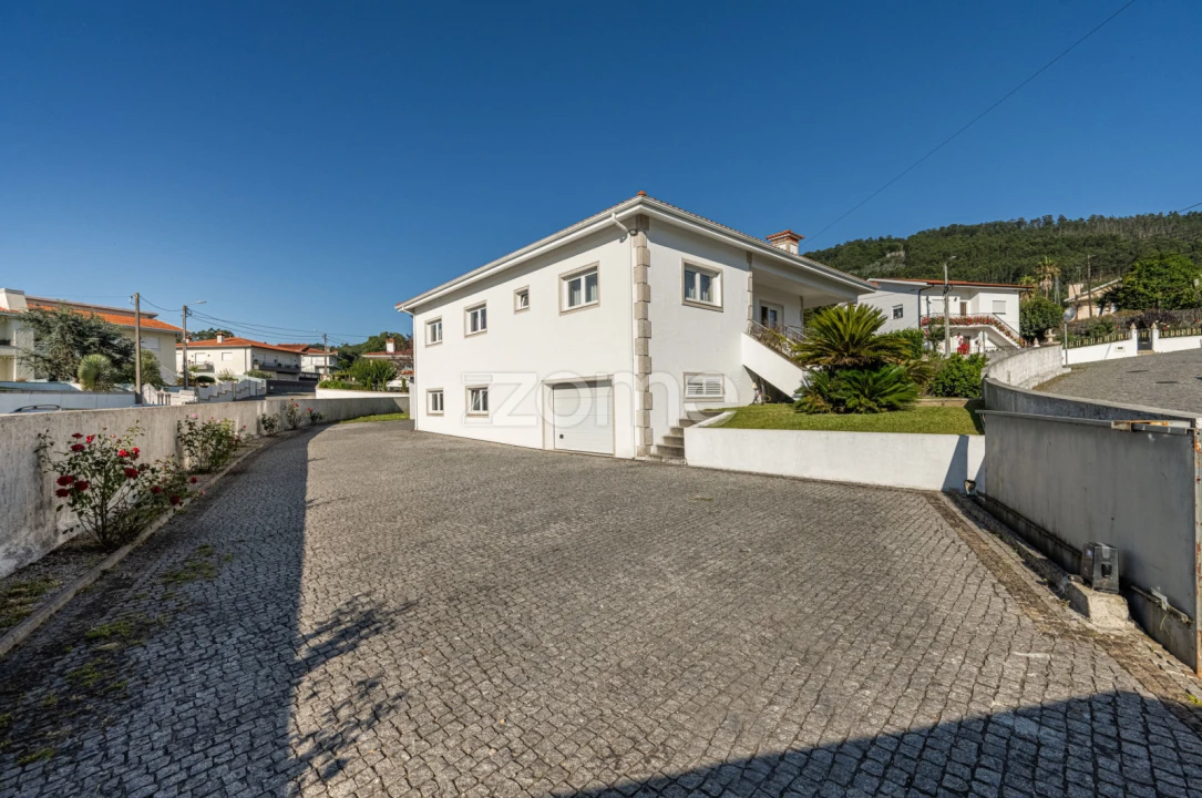 Moradia T5 para Venda em Santo Tirso, Couto (Santa Cristina e São Miguel) e Burgães Foto 18