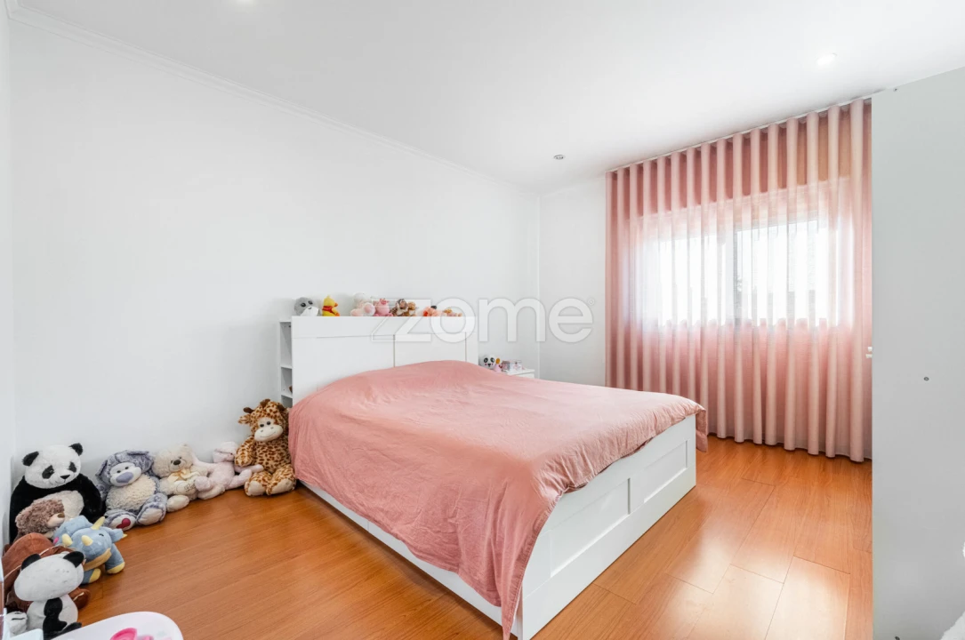 Moradia T5 para Venda em Santo Tirso, Couto (Santa Cristina e São Miguel) e Burgães Foto 27