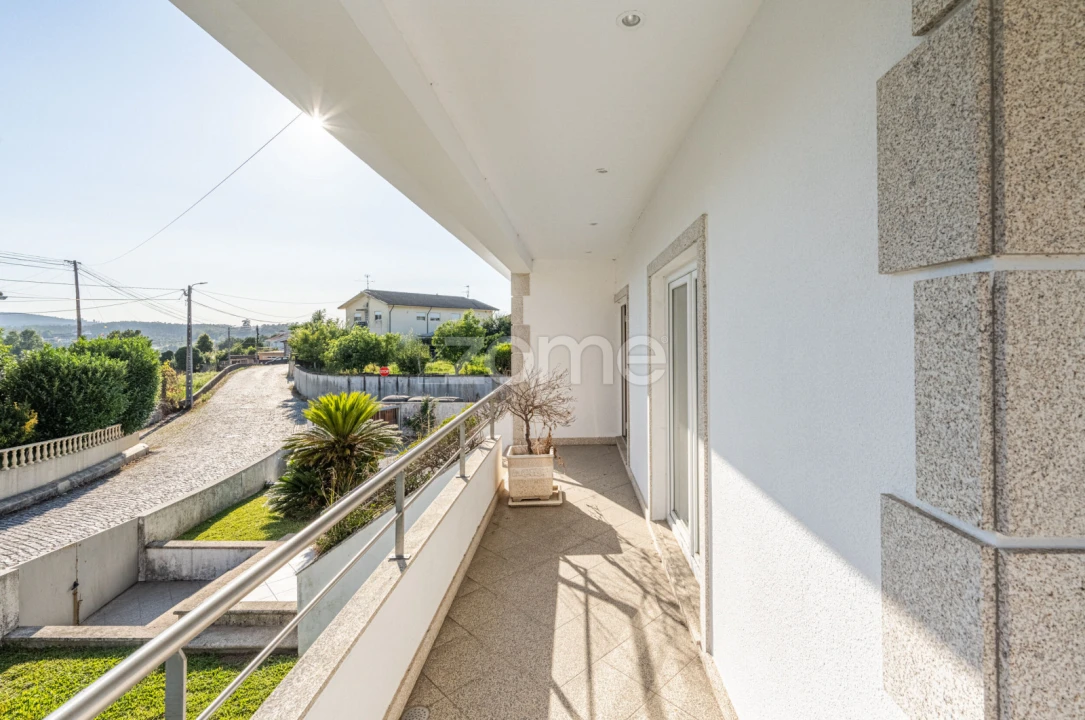 Moradia T5 para Venda em Santo Tirso, Couto (Santa Cristina e São Miguel) e Burgães Foto 11