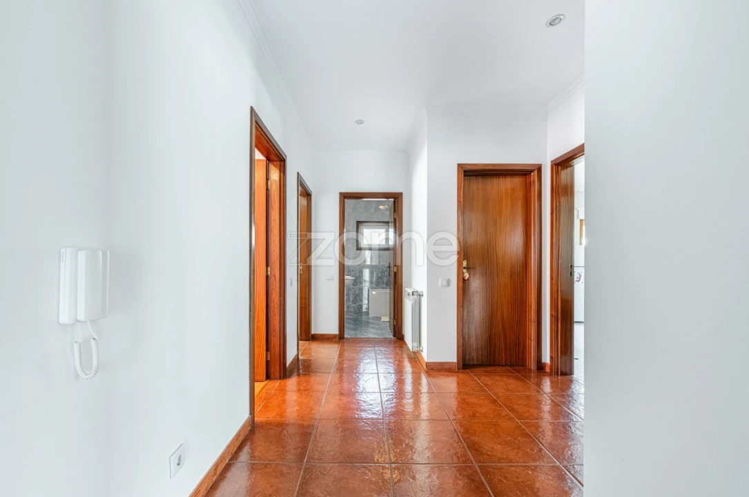 Moradia T5 para Venda em Santo Tirso, Couto (Santa Cristina e São Miguel) e Burgães Foto 16