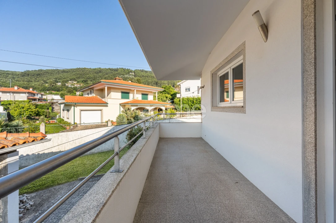 Moradia T5 para Venda em Santo Tirso, Couto (Santa Cristina e São Miguel) e Burgães Foto 24