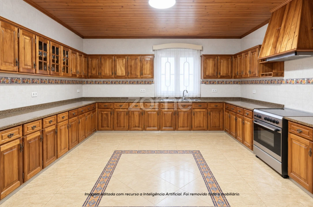 Moradia T4 para Venda em Rabo de Peixe Foto 12
